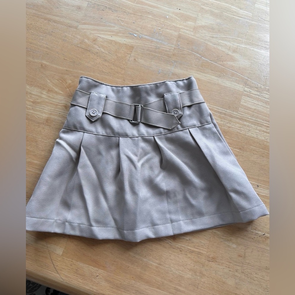 Girls khaki skirt skort 5t Nautica